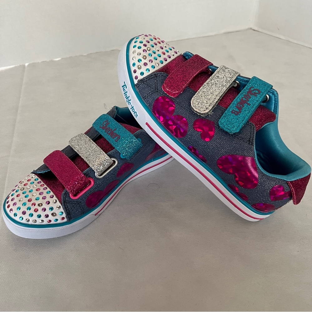NWOB Twinkle Toes by Skechers Girls  Light-Up Shoes Size 3